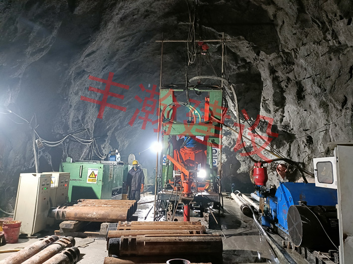 尼泊爾三金考拉水電站，第二條60°斜井一次成井，2.6米直徑，深度250米，成功開鉆
